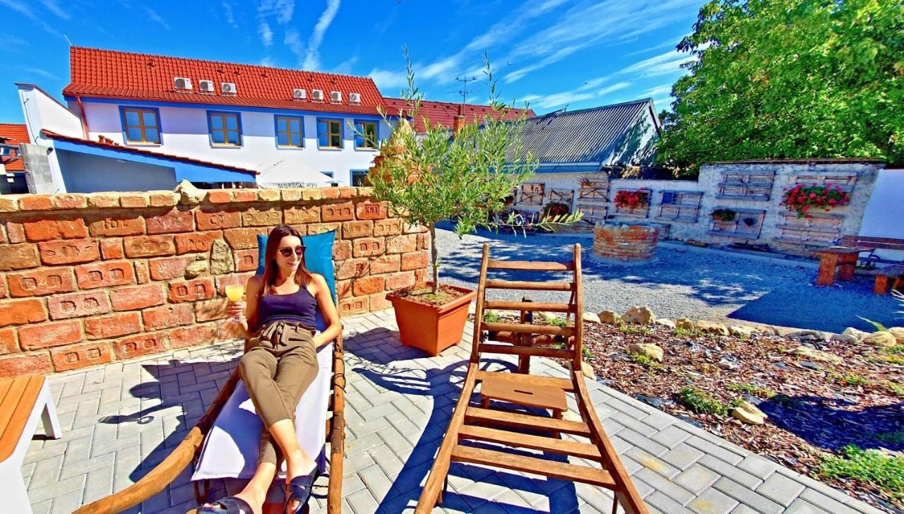 Penzion Jako Vino Bulhary Exterior photo